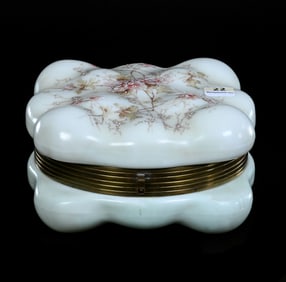 Dresser Box, Wave Crest Banner Mark, Egg Crate Mold