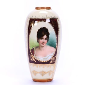 Vase, Royal Vienna Beehive Mark, Cream Tones, Medallion Portrait Of Recamier