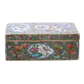 Covered Divided Brush Box, Chinese Export Porcelain, Canton Famille Rose, 19th Century