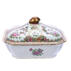 Covered Casserole, Chinese Export Porcelain, Canton Famille Rose, 19th Century, Unmarked