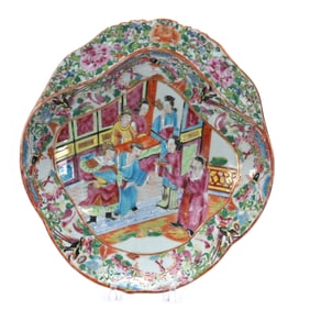 Shrimp Dish, Chinese Export Porcelain, Canton Famille Rose Pattern, 19th Century