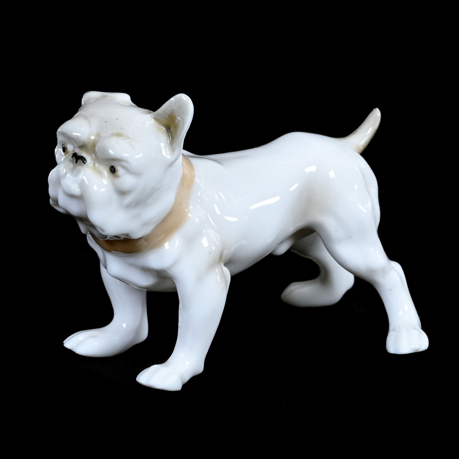 Figurine, Unmarked Bing & Grondahl, American Bulldog Model #1676 (1 of 3)
