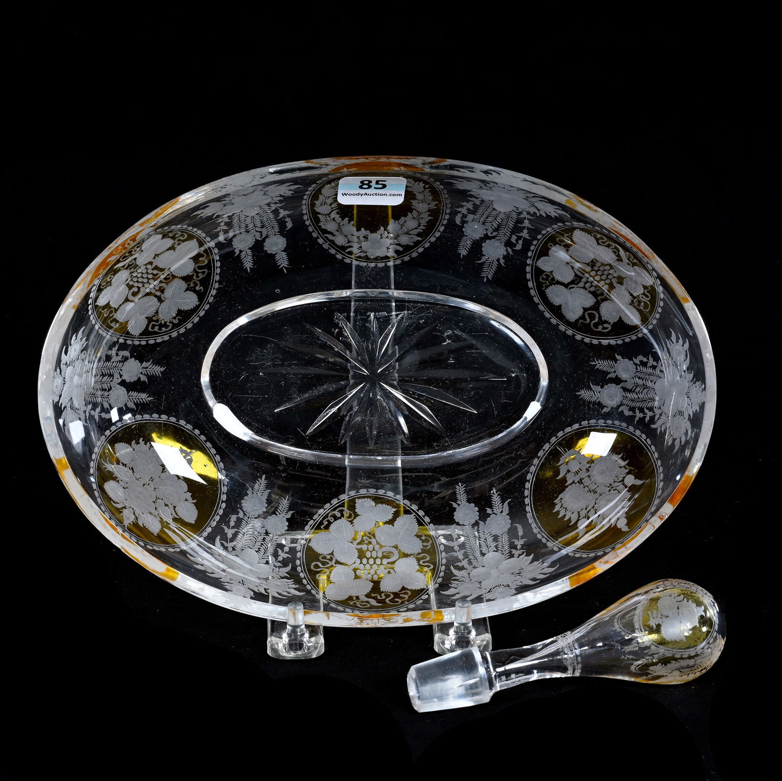 Oval Bowl, Boston And Sandwich Art Glass With Engraved Floral Decor (1 of 4)