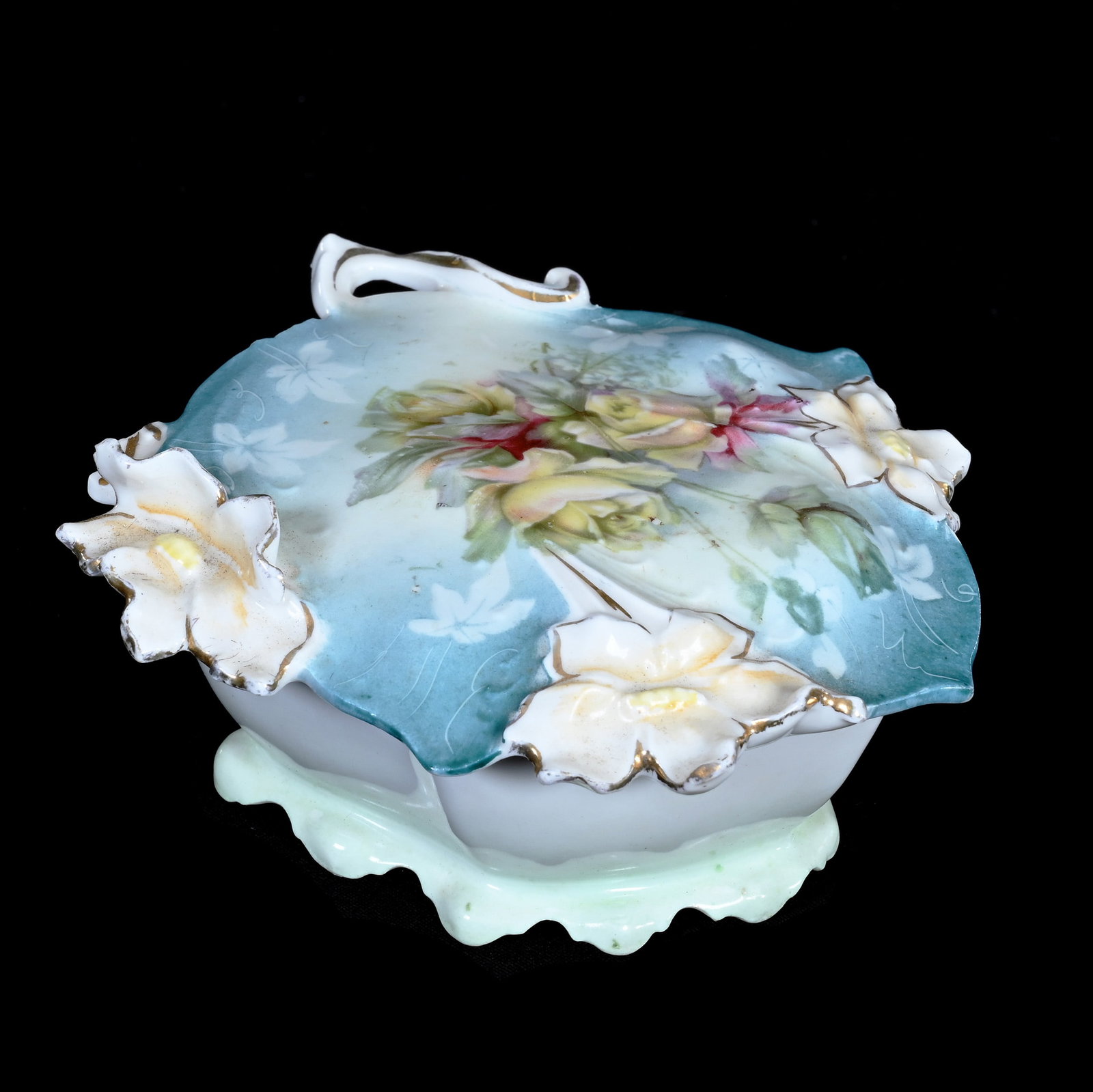 Covered Box, Unmarked R.S. Prussia, Floral Mold (1 of 4)