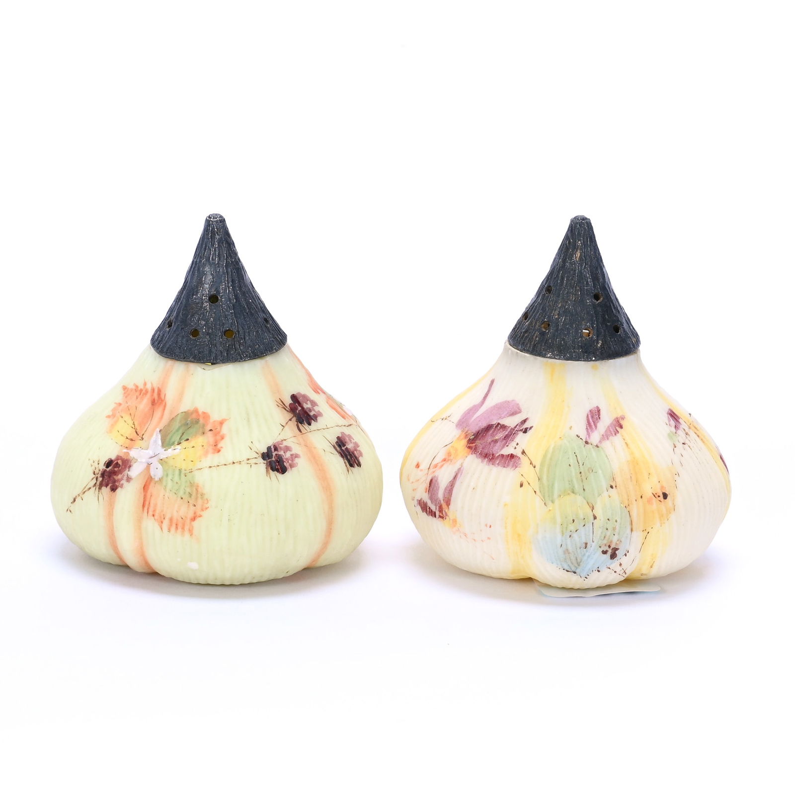 Pair Salt And Pepper Shakers, Unmarked Mt. Washington Art Glass (1 of 3)