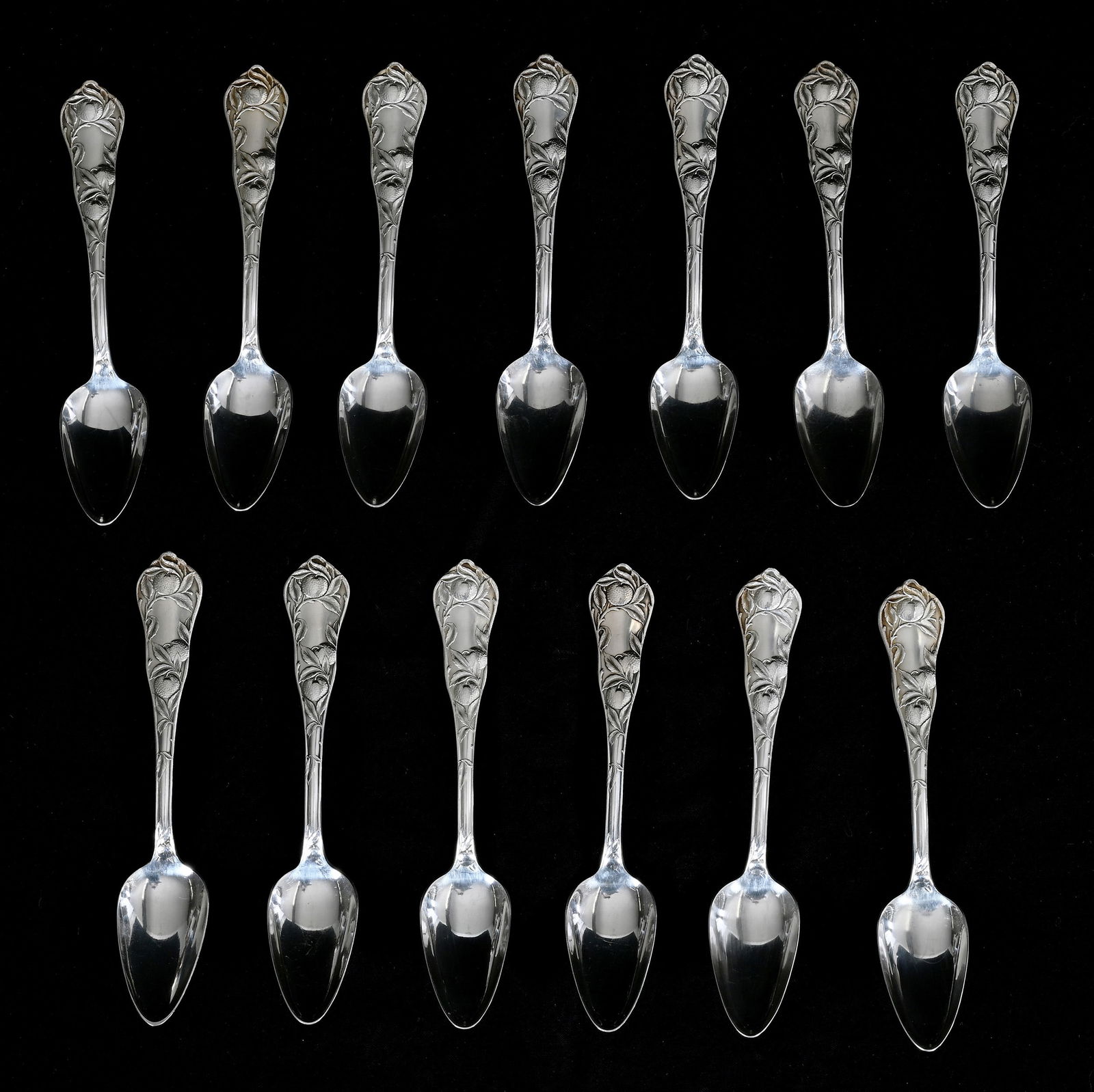 (13) Silverplate Grapefruit Spoons Marked Rogers & Son: (13) Silverplate Grapefruit Spoons Marked Rogers & Son, 5.875 x 1.25 x 1.25 Inches, Citrus Fruit Branch Design On Handle, 336.0 Grams, Dr. Harold & Audrey Eklund Estate, Iowa.