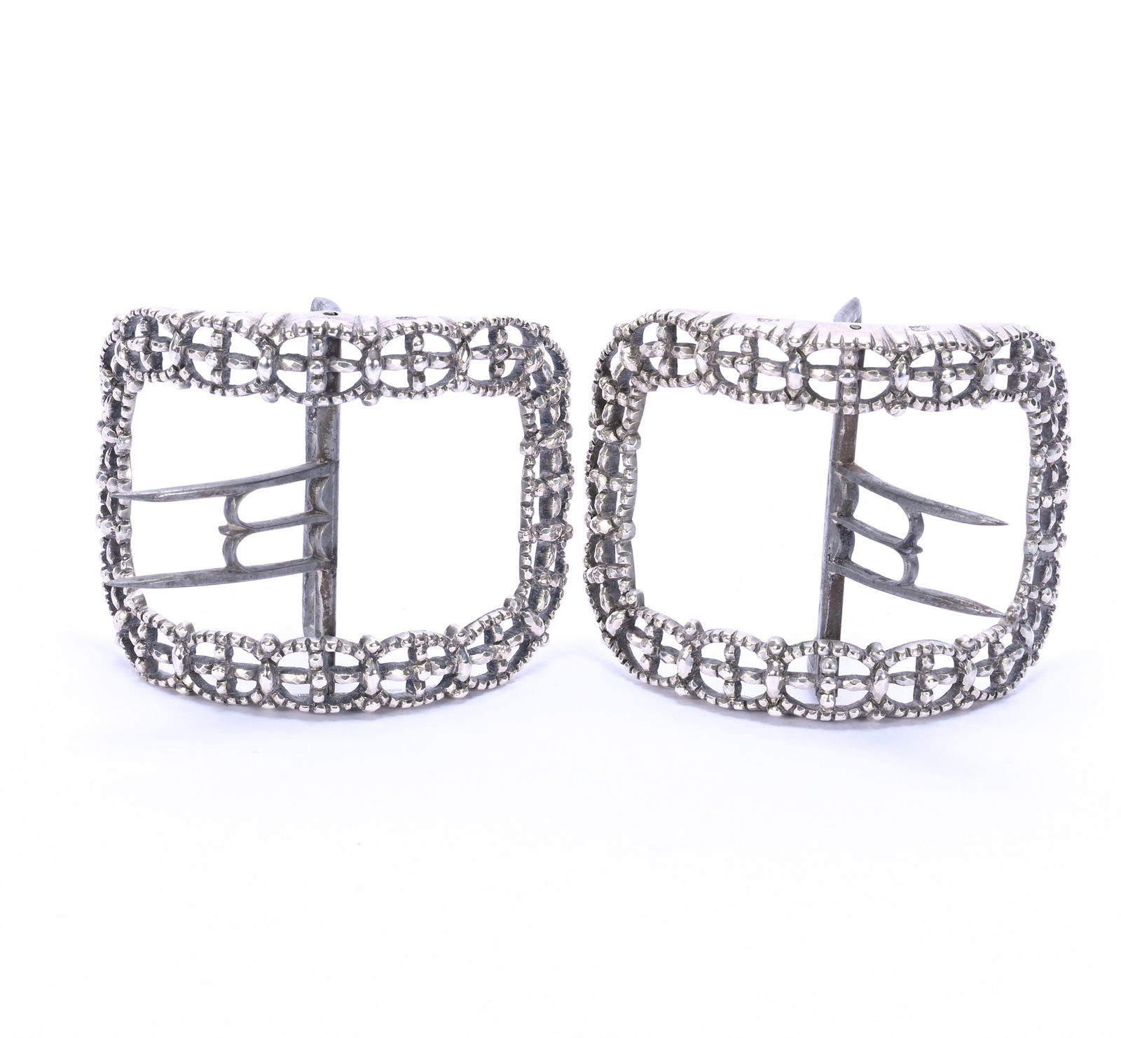 Pair English Silver George IV Shoe Buckles, Circa 1830: Pair English Silver George IV Shoe Buckles, Circa 1830, 1.25 x 2.75 x 2.25 Inches, Rare Form, Nice Pair, 108.0 Grams, Dr. Harold & Audrey Eklund Estate, Iowa.