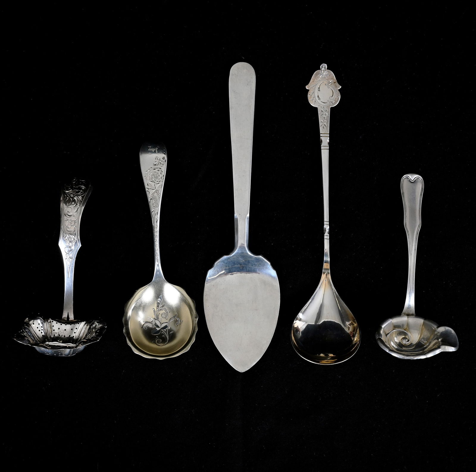 (5) Solid Sterling & Coin Silver Serving Pieces: (5) Solid Sterling & Coin Silver Serving Pieces, 10.5 x 2.5 x 2 Inches, (1) Pie Server Marked Sanborns Mexico, (1) Ladle Marked M. K. Soma 830 Purity And More, See Photos For Details, 353.0 Grams,