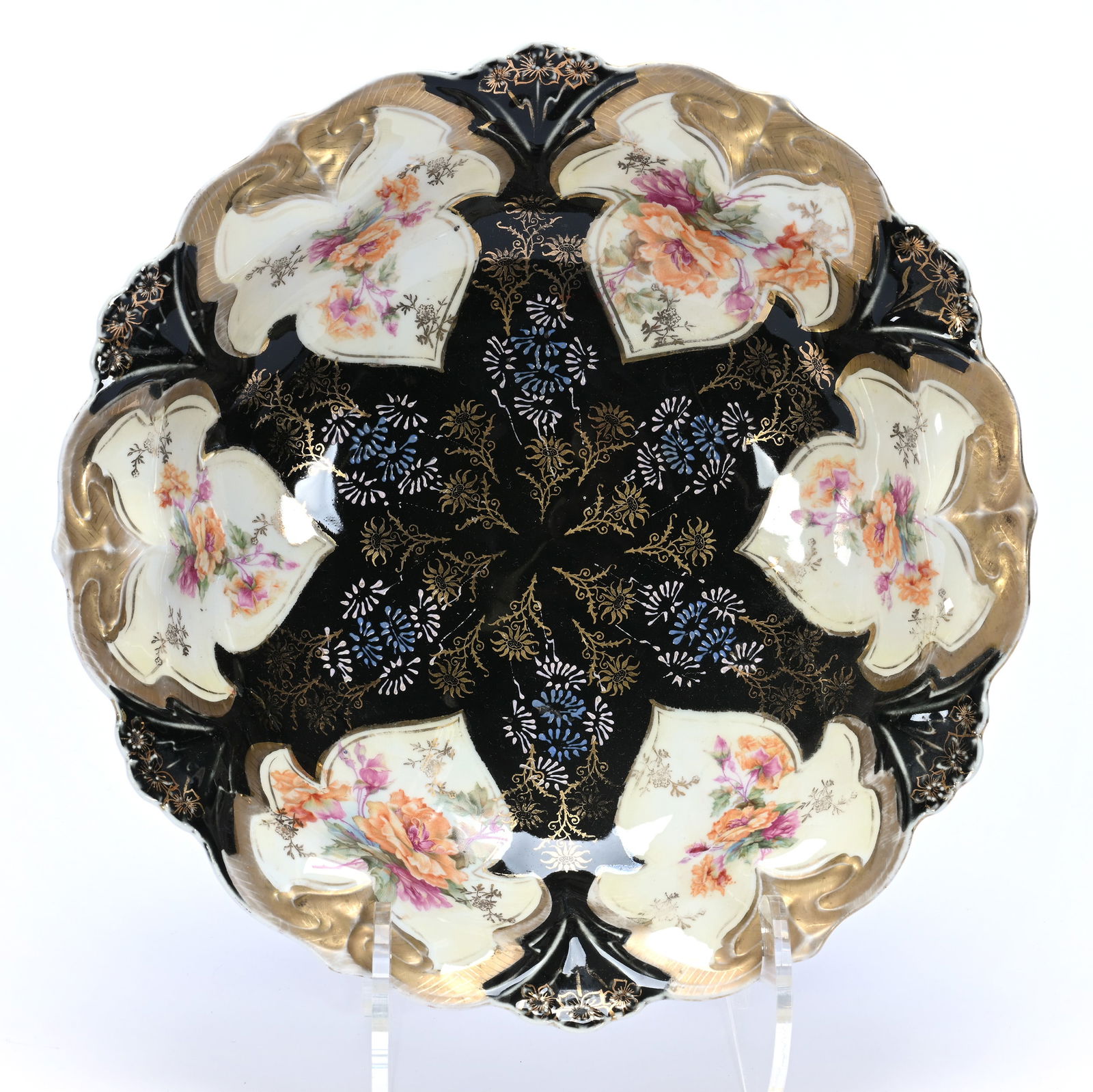 Bowl, Unmarked R.S. Prussia, Point And Clover Mold (1 of 2)