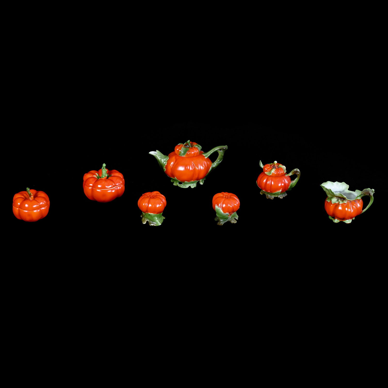 (7) Royal Bayreuth Blue Mark Tomato Items (1 of 8)