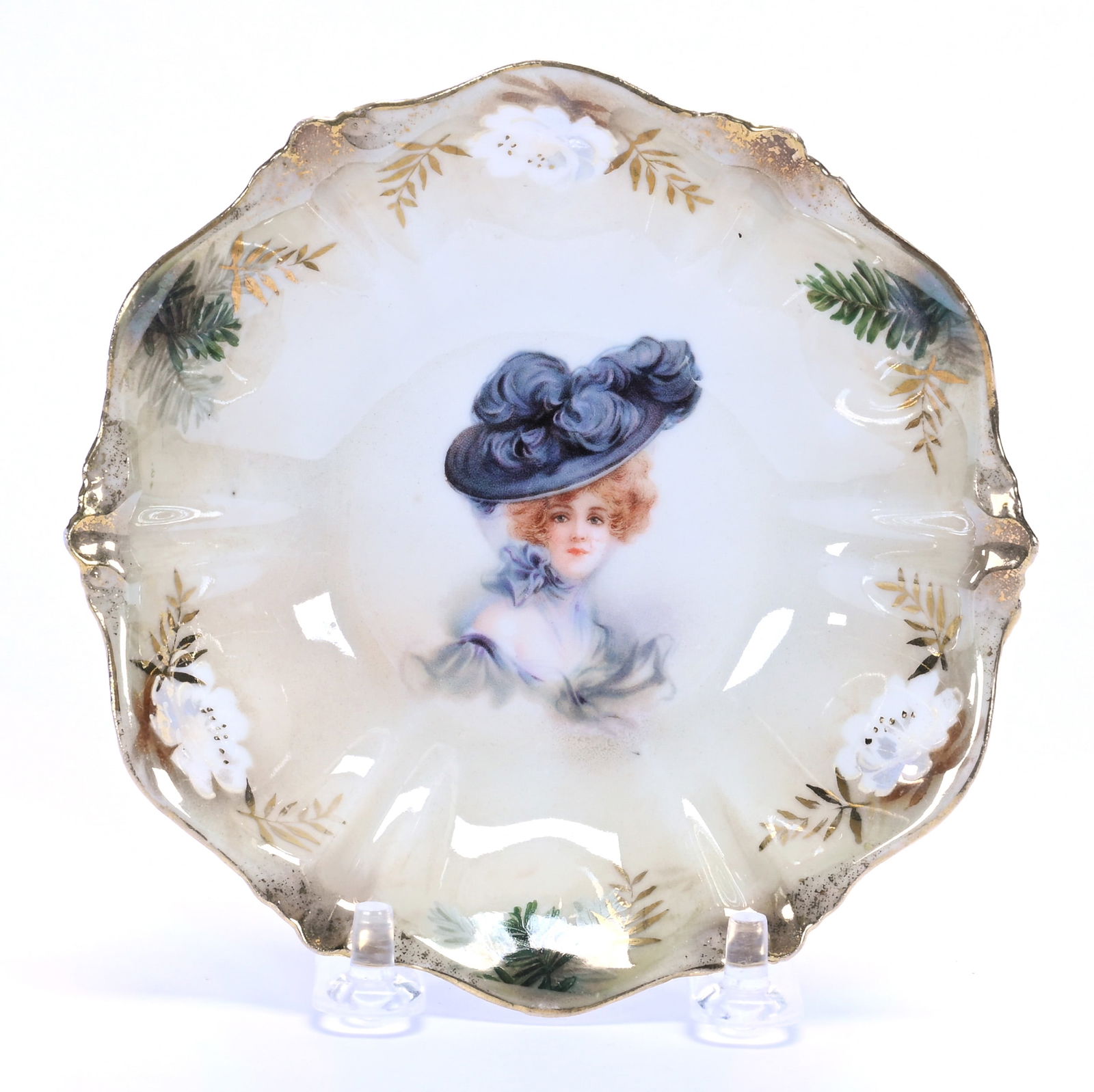 Berry Bowl Marked R.S. Prussia With Gibson Girl Portrait: Berry Bowl Marked R.S. Prussia With Gibson Girl Portrai,t 5 x 5 x 1.25 Inches, Green And White Luster Finish, 0.2 Pounds, Grady And Annette Hite Collection.