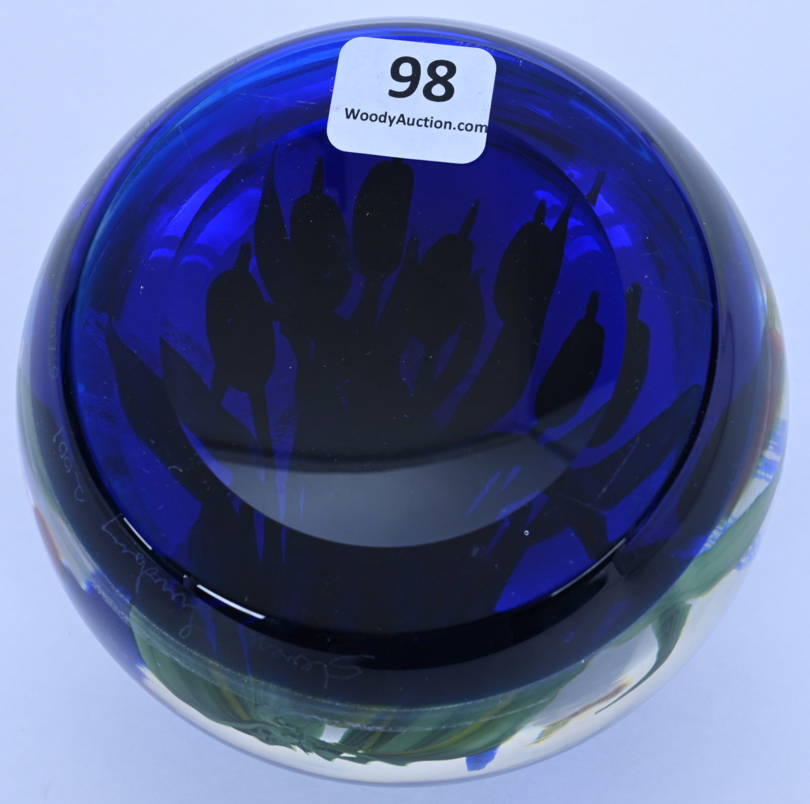 Paperweight, Signed Steven Lundberg, Dated 2001 - 4