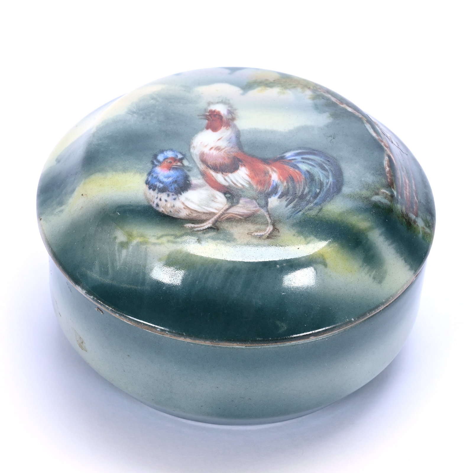 Round Covered Box, Unmarked Royal Bayreuth: Round Covered Box, Unmarked Royal Bayreuth, 3.5 x 3.5 x 2 Inches, Rooster And Hen Scenic Decor, 0.3 Pounds, Grady and Annette Hite Collection, North Carolina. Effective 6/6/26, All LiveAuctioneers Inv