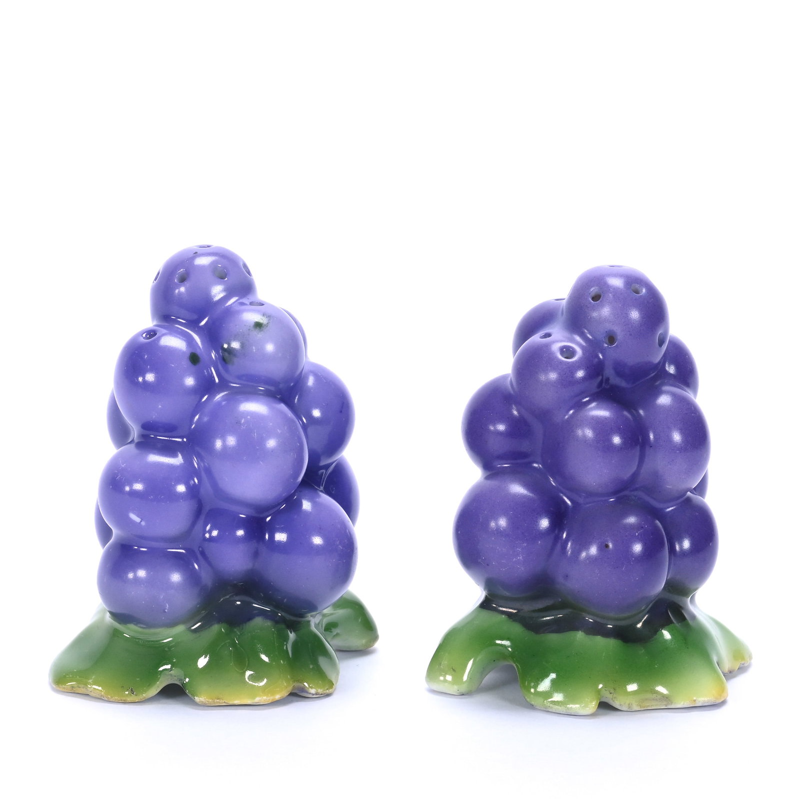 Salt And Pepper Shaker, Royal Bayreuth Blue Mark, Grapes Pattern: Salt And Pepper Shaker, Royal Bayreuth Blue Mark, Grapes Pattern, 3.25 x 2.5 x 2.5 Inches, , 0.4 Pounds, Private Collection, Michigan. Effective 6/6/26, All LiveAuctioneers Invoices Must Be Paid Using