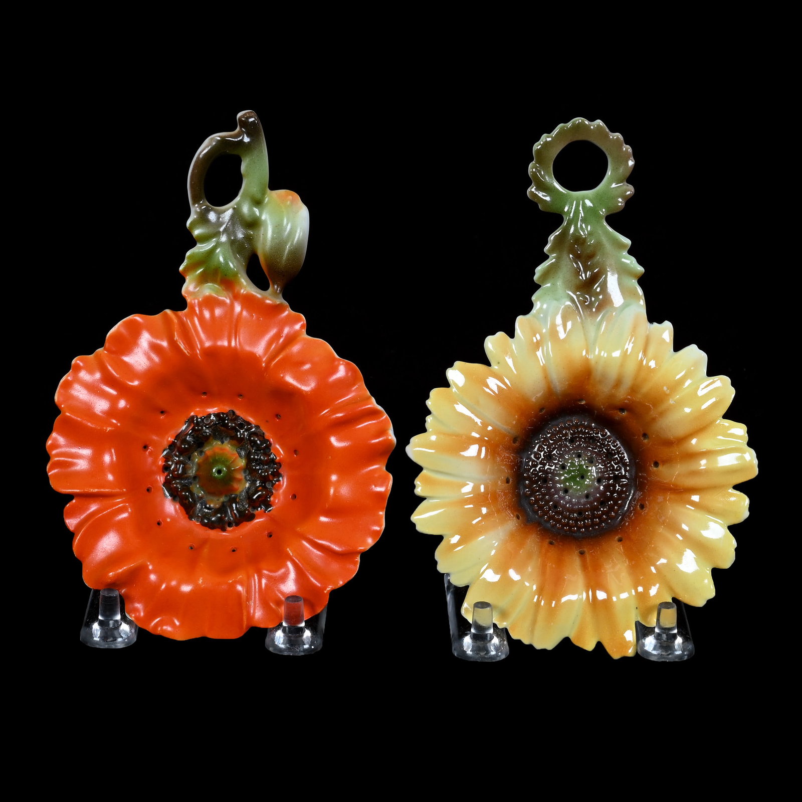 (2) Tea Strainers, Flower Shaped, Unmarked Royal Bayreuth (1 of 2)