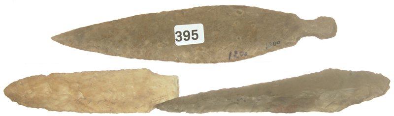 (3) PREHISTORIC STONE SPEAR POINTS: (3) PREHISTORIC STONE SPEAR POINTS 8 1/2" DARK GRAY, NO LOCATION INDICATED; 6 1/2" GRAY, GREEN COUNTY, WISCONSIN; 4 3/4" WHITE, NO LOCATION INDICATED