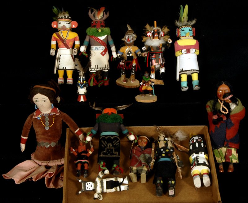 BOX FULL OF INDIAN DOLLS AND KACHINA FIGURES: BOX FULL OF INDIAN DOLLS AND KACHINA FIGURES