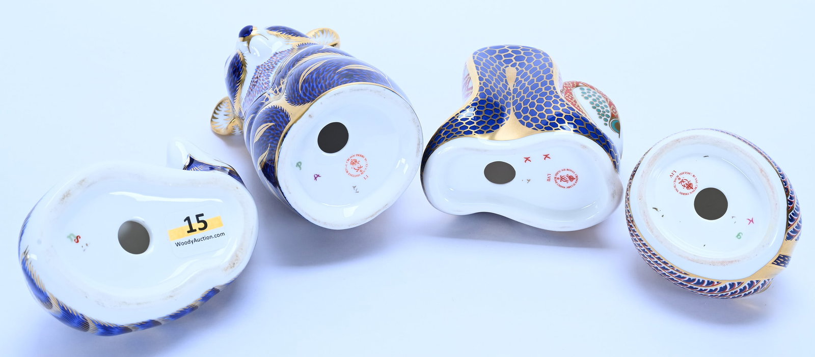 (4) Figurines - 3
