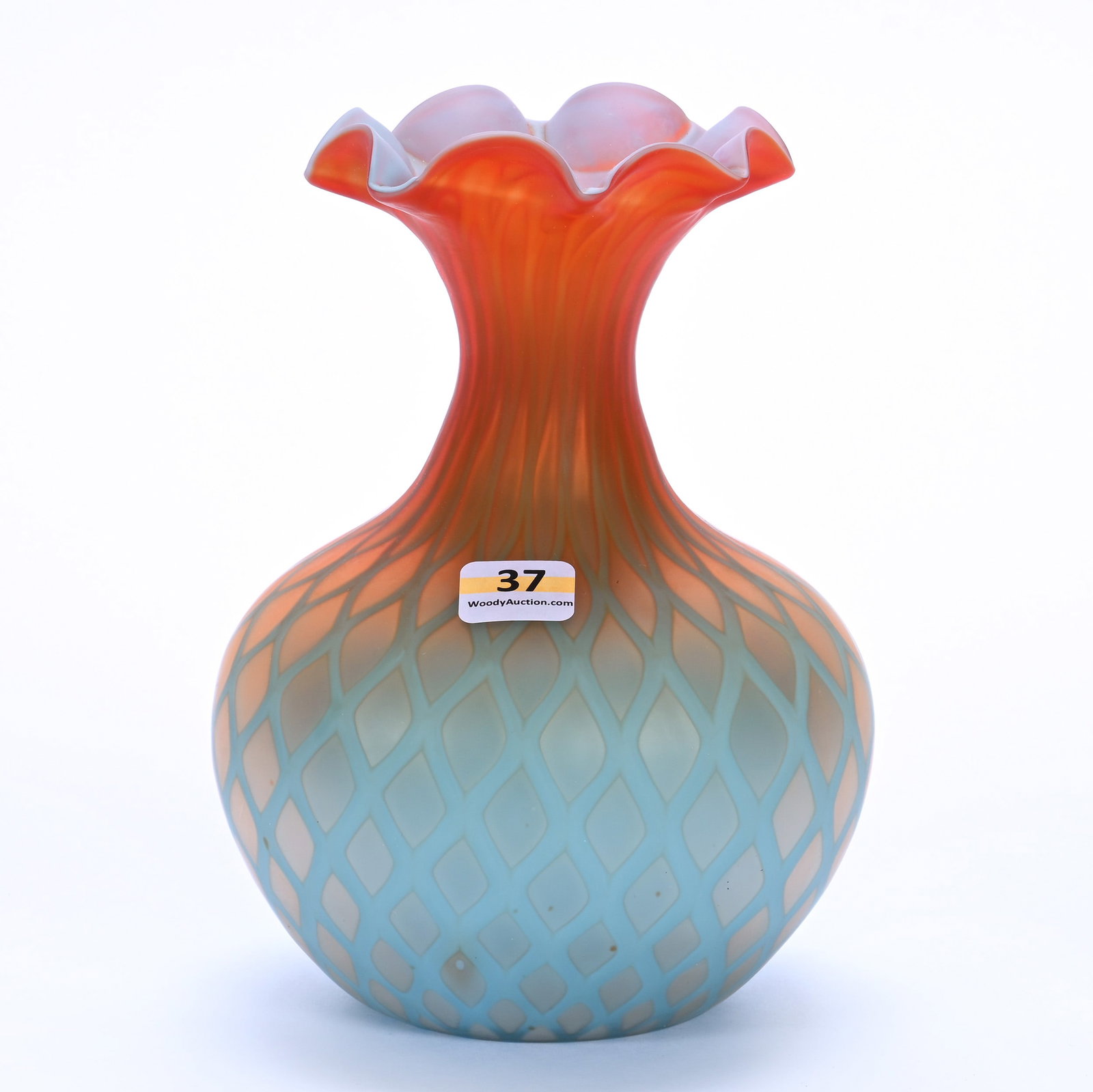 Vase, Watermelon Satin Diamond Quilted Mother Of Pearl Art Glass (1 of 3)