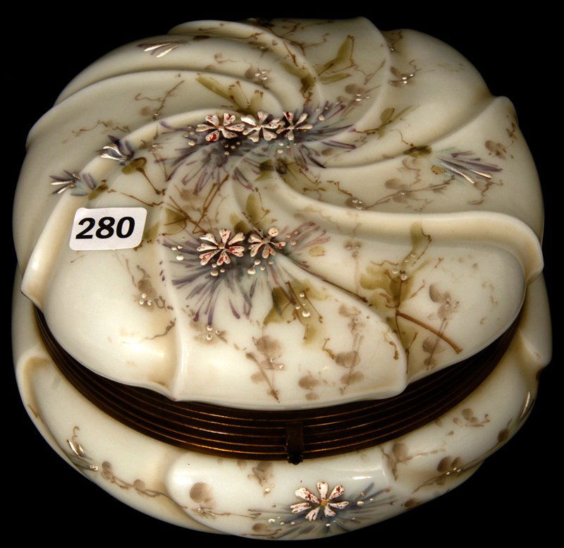 4" X 6 1/2" UNMARKED WAVE CREST SWIRL MOLD ROUND HINGED: 4" X 6 1/2" UNMARKED WAVE CREST SWIRL MOLD ROUND HINGED DRESSER BOX WHITE WITH LAVENDER AND WHITE ENAMEL FLORAL DECOR - LID LOOSE
