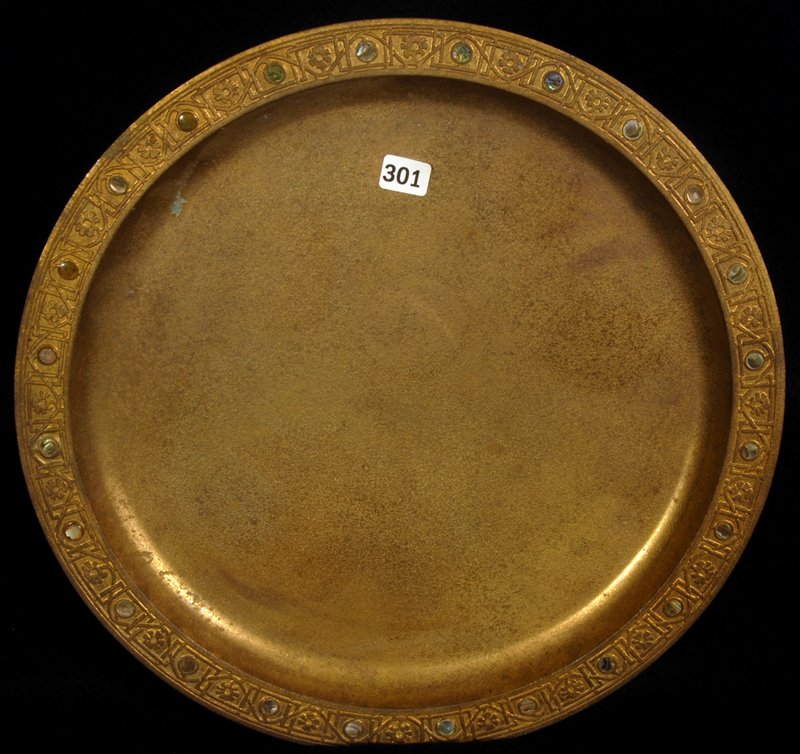 14" SIGNED TIFFANY STUDIOS #1758 ROUND BRONZE SERVING T: 14" SIGNED TIFFANY STUDIOS #1758 ROUND BRONZE SERVING TRAY INSET PEARL HIGHLIGHTS