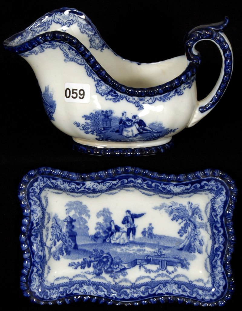 4 1/2" X 7 1/2" FLOW BLUE DOULTON BURSLEM GRAVY BOAT: WATTEAU PATTERN