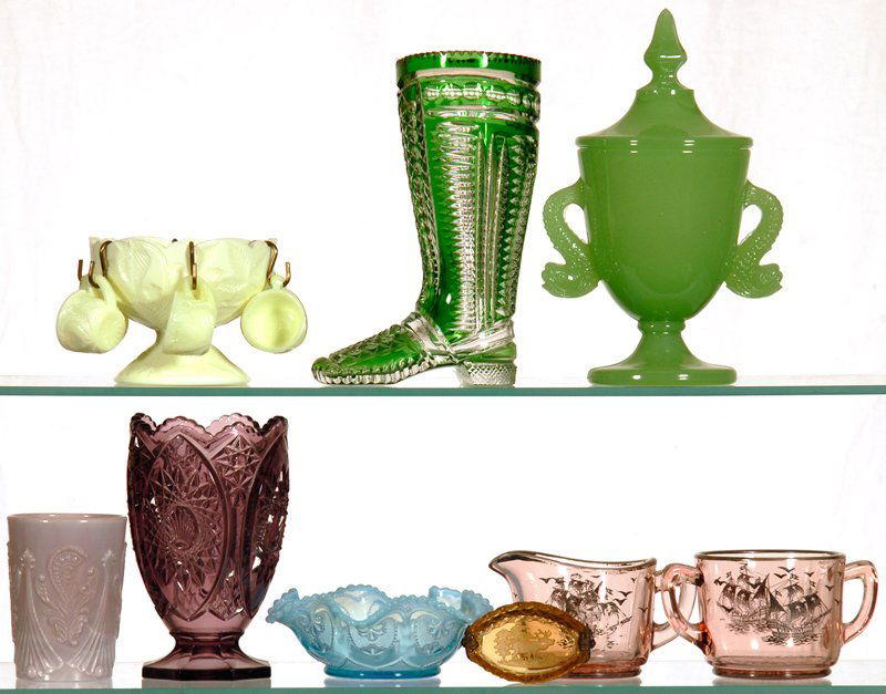 (8) ART GLASS ITEMS: (8) ART GLASS ITEMS GREEN OPAQUE FENTON COVERED SWEETMEAT - TIFFIN LAVENDER VASE - LEAD CRYSTAL GREEN TO CLEAR BOOT SHAPED VASE - AND MORE