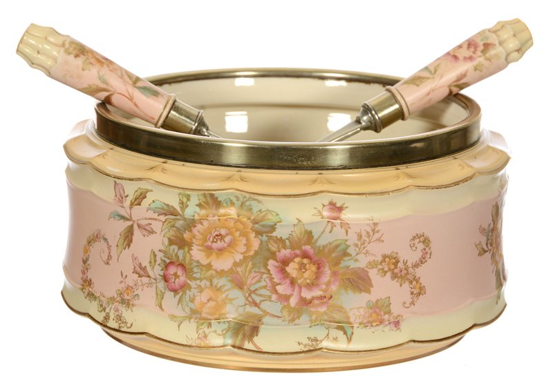 4 1/2" X 9" STOKE ON TRENT CARLTON WARE SALAD BOWL,: 4 1/2" X 9" STOKE ON TRENT CARLTON WARE SALAD BOWL, MATCHING SALAD FORK & SPOON PEONY PATTERN