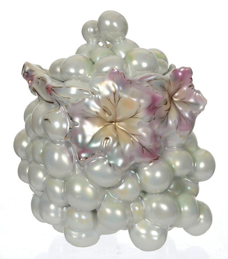 7" UNMARKED ROYAL BAYREUTH FIGURAL GRAPE BISCUIT JAR: 7" UNMARKED ROYAL BAYREUTH FIGURAL GRAPE BISCUIT JAR WHITE SATIN FINISH