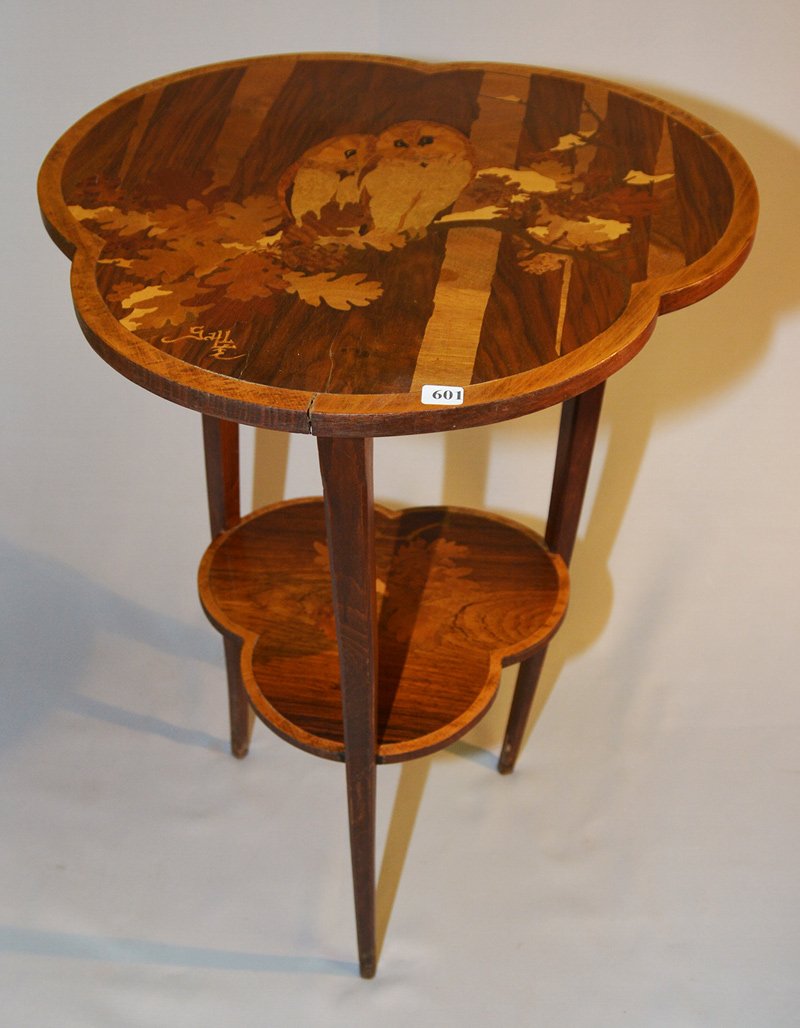 28" X 19 1/2" SIGNED GALLE FRENCH INLAY CLOVER SHAPE: 28" X 19 1/2" SIGNED GALLE FRENCH INLAY CLOVER SHAPE TABLE SCENE OF TWO OWLS SITTING ON BRANCH - MINOR WARPING - ONE LEG REPAIRED