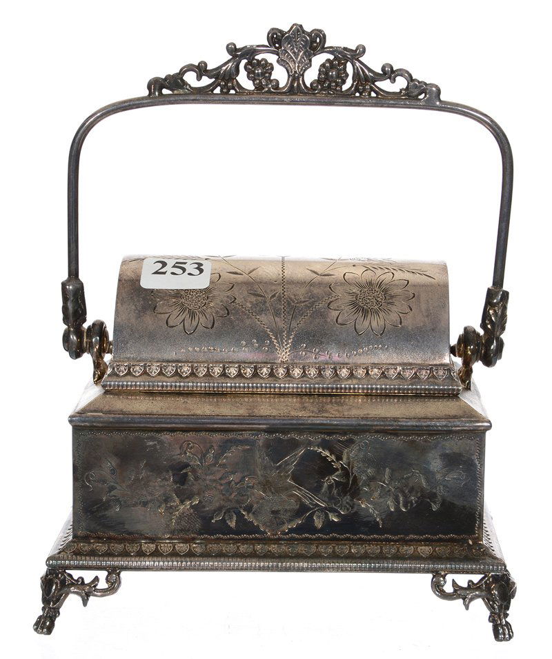 4 1/2" X 6" MARKED WILCOX SILVERPLATE FOOTED JEWELRY: 4 1/2" X 6" MARKED WILCOX SILVERPLATE FOOTED JEWELRY ENGRAVED FLORAL AND BIRD DESIGN - HANDLE