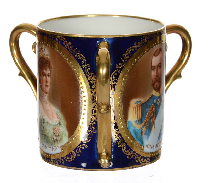 2 3/4" MARKED BEEHIVE THREE HANDLED LOVING CUP: 2 3/4" MARKED BEEHIVE THREE HANDLED LOVING CUP COBALT BLUE WITH PORTRAIT OF KING GEORGE V AND QUEEN MARY - NICE GOLD