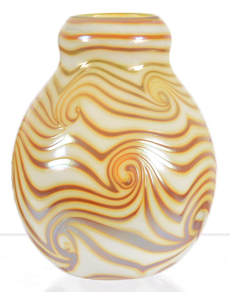 6 1/2" SIGNED CHARLES LOTTON ART GLASS VASE: 6 1/2" SIGNED CHARLES LOTTON ART GLASS VASE - WHITE BACKGROUND W/ GOLD IRIDESCENT PULLED SWIRL DESIGN - DATED 1977