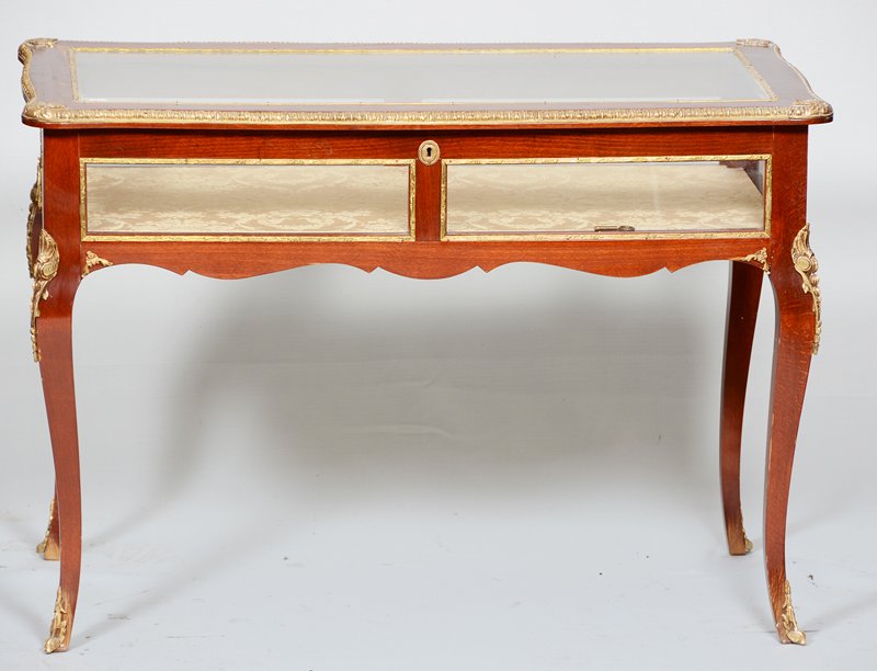 30" X 43" X 23" FRENCH DISPLAY CABINET: 30" X 43" X 23" FRENCH DISPLAY CABINET LIGHT WOOD WITH GOLD ORMOLU FITTINGS - GLASS LIFT UP LID AND SIDES