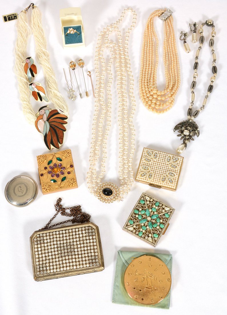 BOX LOT: BOX LOT ASSORTED COSTUME JEWELRY INCLUDING PEARL COVERED COMPACT, PEARL NECKLACE, MIRIAM HASKELL NECKLACE AND EARRINGS, STICK PINS AND MORE - SEE PHOTO FOR DETAILS