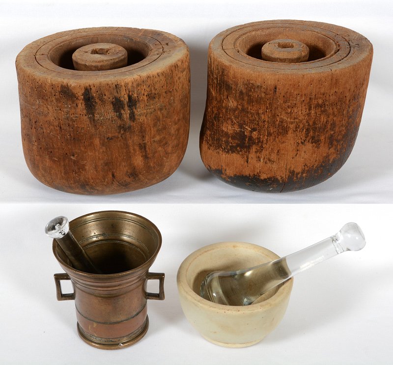 BOX LOT: BOX LOT ASSORTED ITEMS INCLUDING - (2) VINTAGE WOODEN HAT MOLDS BY C.W. MILLS (6 7/8 & 7 1/2) - MORTAR AND PESTLE, STONE AND BRASS