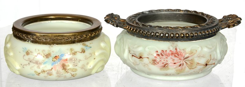 (2) MARKED WAVECREST 3" OPEN PIN DISHES: (2) MARKED WAVECREST 3" OPEN PIN DISHES (1) YELLOW AND WHITE SHELL MOLD - (1) BLUE AND WHITE SCROLL MOLD