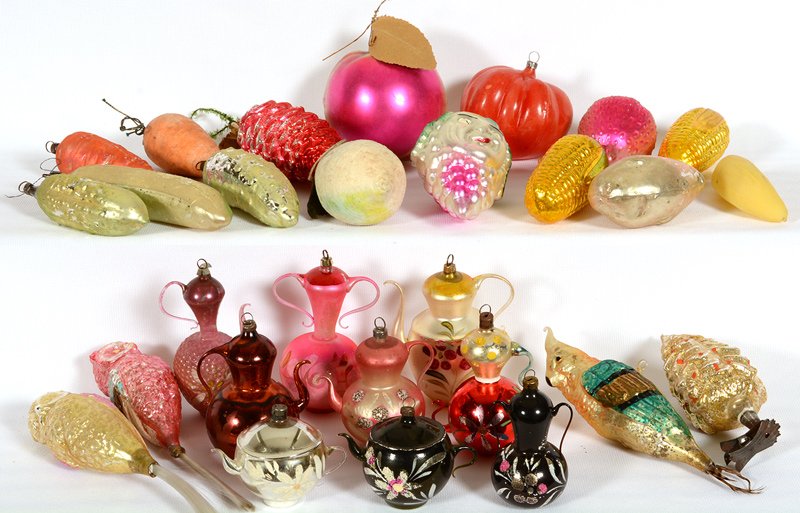 (28) VINTAGE BLOWN GLASS FIGURAL CHRISTMAS TREE: (28) VINTAGE BLOWN GLASS FIGURAL CHRISTMAS TREE ORNAMENTS FEATURES OWLS, BIRDS, CORN, BANANA, PICKLE, KETTLES AND MORE - NORMAL EXPECTED WEAR