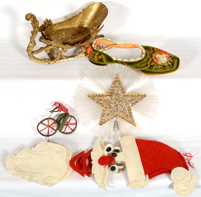 (6) VINTAGE MISCELLANEOUS CHRISTMAS ITEMS: (6) VINTAGE MISCELLANEOUS CHRISTMAS ITEMS TREE TOPPER - GOLD GLITTER SLEIGH - (3) SANTA CLAUS FELT HANGERS - AND MORE - NORMAL EXPECTED WEAR