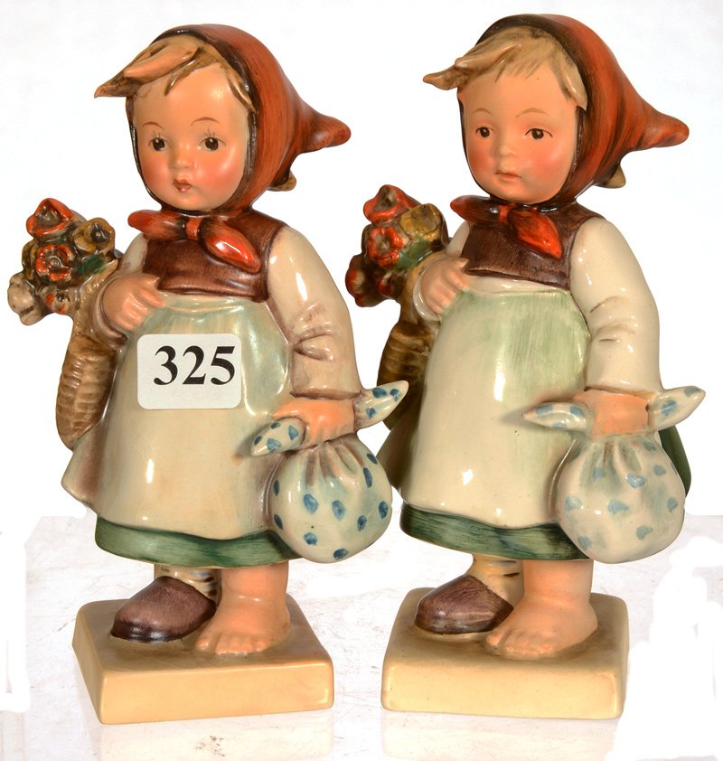 (2) HUMMEL #204 WEARY WANDERER FIGURINES W/ TMK2 FULL: (2) HUMMEL #204 WEARY WANDERER FIGURINES W/ TMK2 FULL BEE MARKS