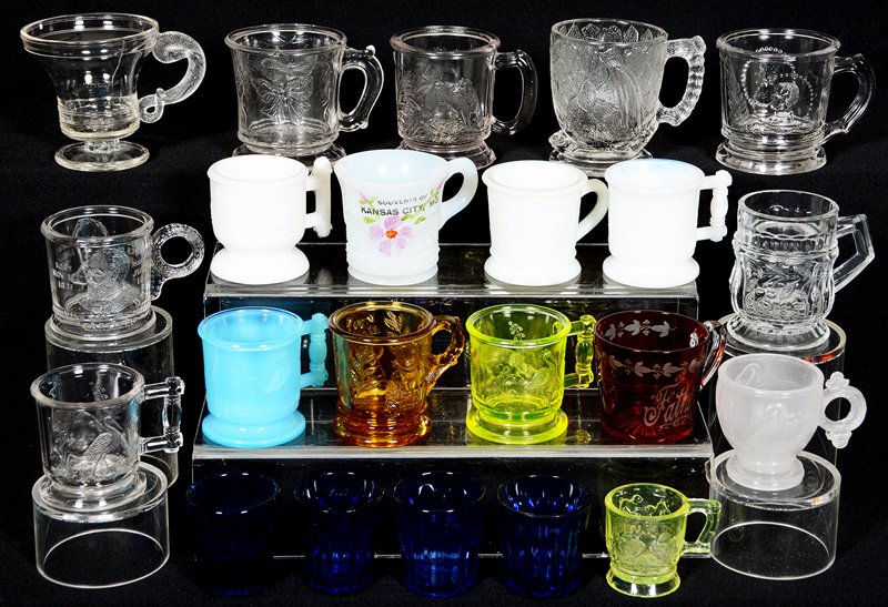 BOX LOT: BOX LOT (22) SANDWICH GLASS AND SANDWICH STYLE MUGS AND SHOT GLASSES - SOME CHILD'S - ASSORTED PATTERNS AND STYLES - SEE PHOTO FOR DETAILS - SOME DAMAGE