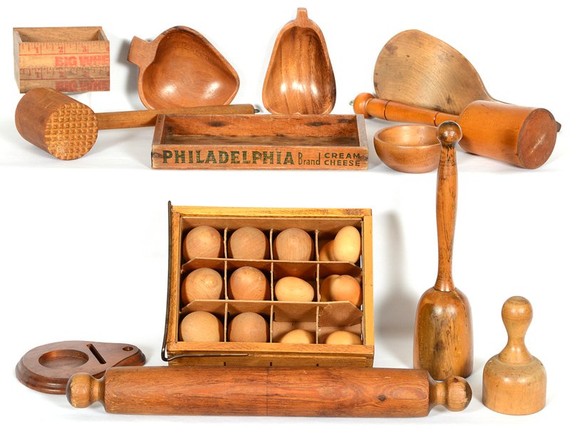BOX OF VINTAGE PRIMITIVE WOODEN UTENSILS & OTHER ITEMS: BOX OF VINTAGE PRIMITIVE WOODEN UTENSILS & OTHER ITEMS POTATO MASHERS - EGG BOX WITH WOODEN EGGS - AND MORE