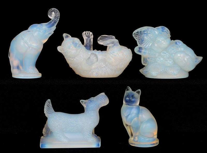 (5) MARKED SABINO FIGURINES: (5) MARKED SABINO FIGURINES (1) 4 3/4" BEAR - (1) 4 1/2" ELEPHANT - (1) 3 1/2" CAT - (1) 4" SCOTTY DOG - (1) 3 1/2" BIRDS & BERRIES