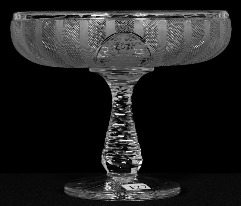 COMPORT - 6 1/4" X 7 1/2" - SHERATON PATTERN BY HAWKES: COMPORT - 6 1/4" X 7 1/2" - SHERATON PATTERN BY HAWKES SOLID FISH SCALE STEM - RAY CUT BASE