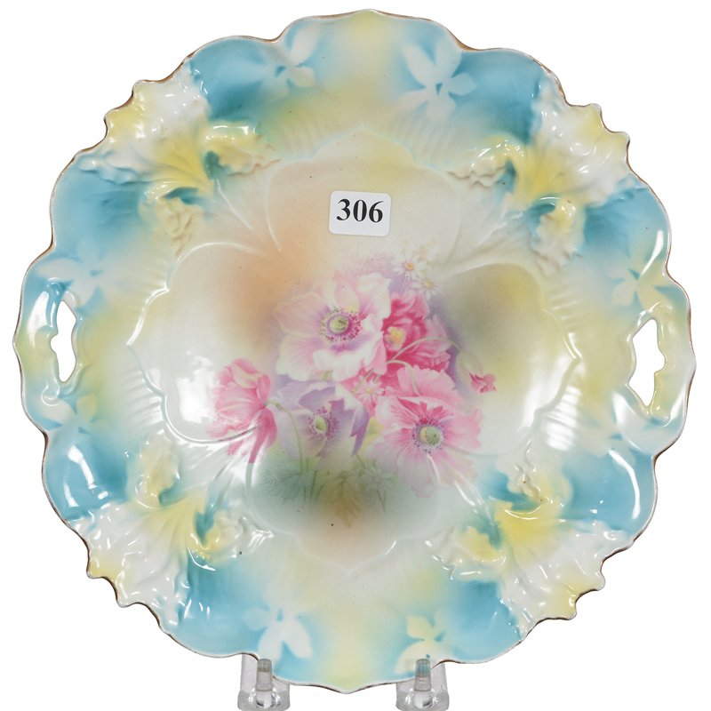 9 1/2" RSP IRIS MOLD TWO-HANDLED CAKE PLATE: 9 1/2" RSP IRIS MOLD TWO-HANDLED CAKE PLATE BLUE, YELLOW AND WHITE TONES WITH PINK POPPY DECOR