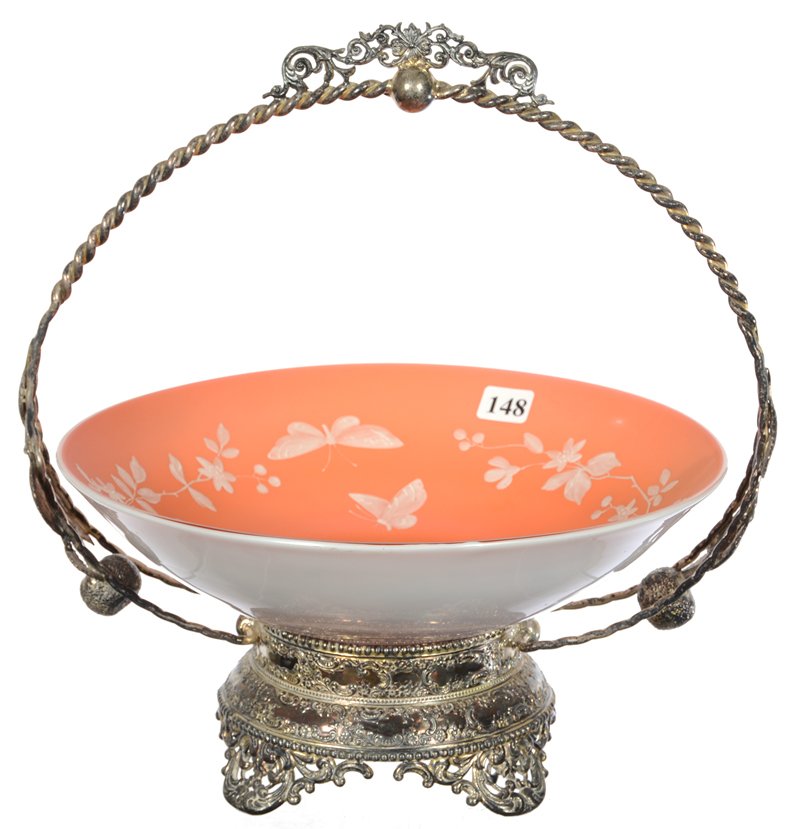 11 1/2" X 11 1/4" BRIDES BASKET (1 of 3)