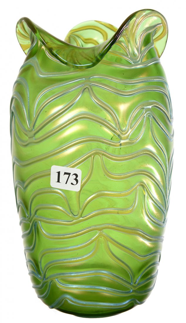 8 3/4" UNMARKED LOETZ FORMOSA ART GLASS VASE (1 of 3)