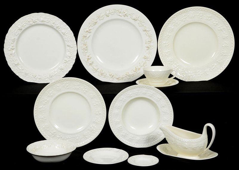 OVER (100) PIECE SET OF WEDGWOOD WELLESLEY PORCELAIN (1 of 9)