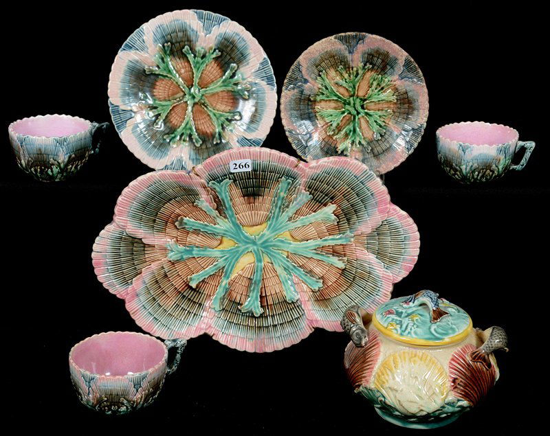 (7) MAJOLICA ITEMS IN SHELL AND SEAWEED MOLD (1 of 5)