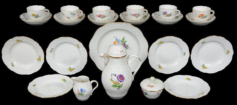 OVER TWENTY PIECE MARKED MEISSEN TEA SERVICE (1 of 7)